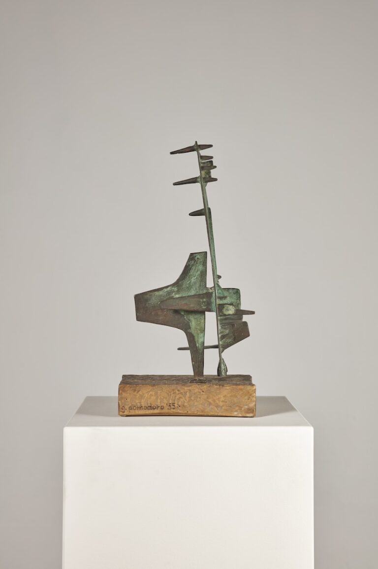 vanderpant_gio_pomodoro_sculpture_1955_left