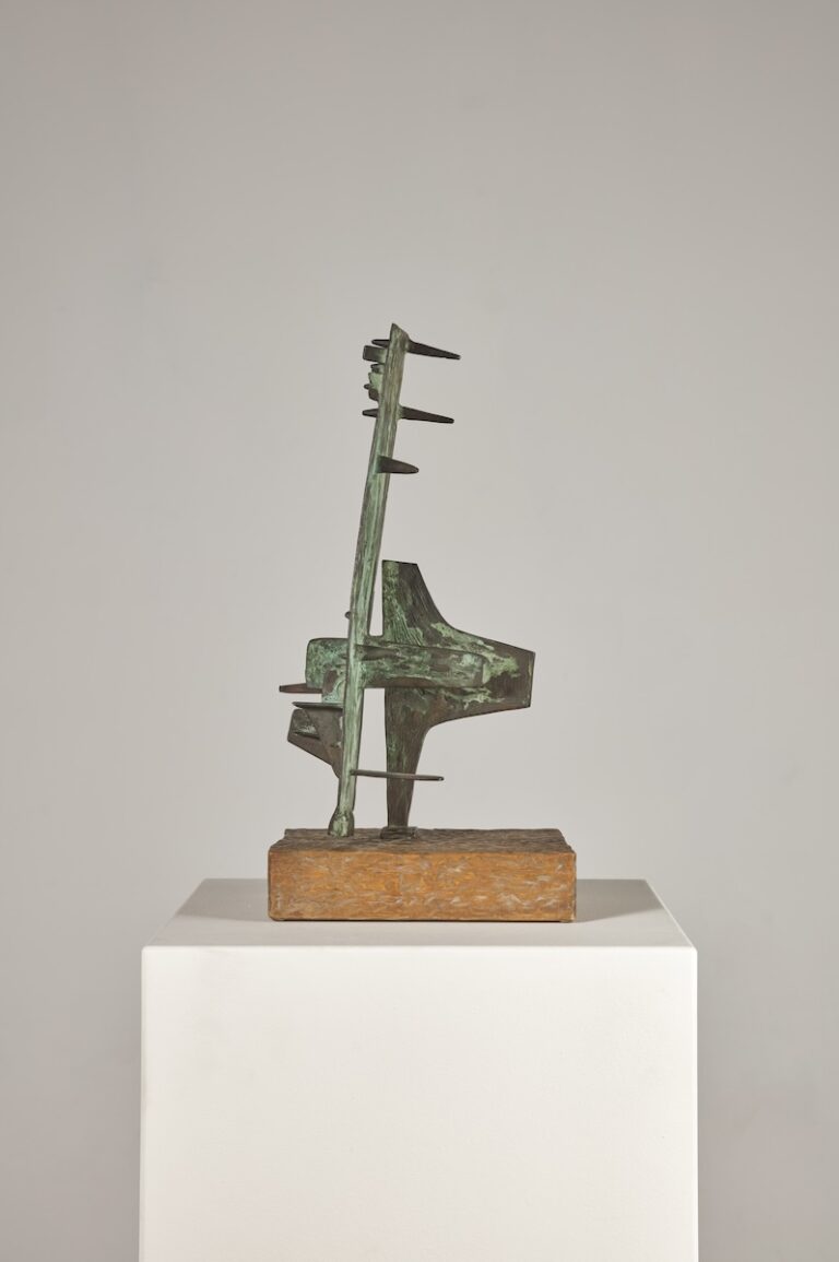 vanderpant_gio_pomodoro_sculpture_1955_right